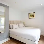 Bright Home Near Little Venice